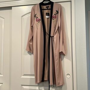NWT unique Topshop kimono for style and comfort. Beautifully embroidered.